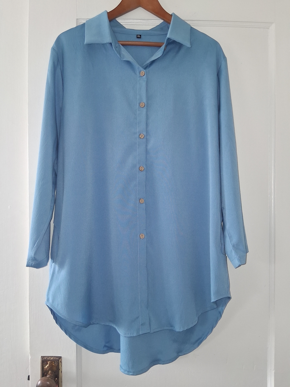 Light Blue Tunic 1XL Button Front High‑Low Hem w/ Functional Pockets